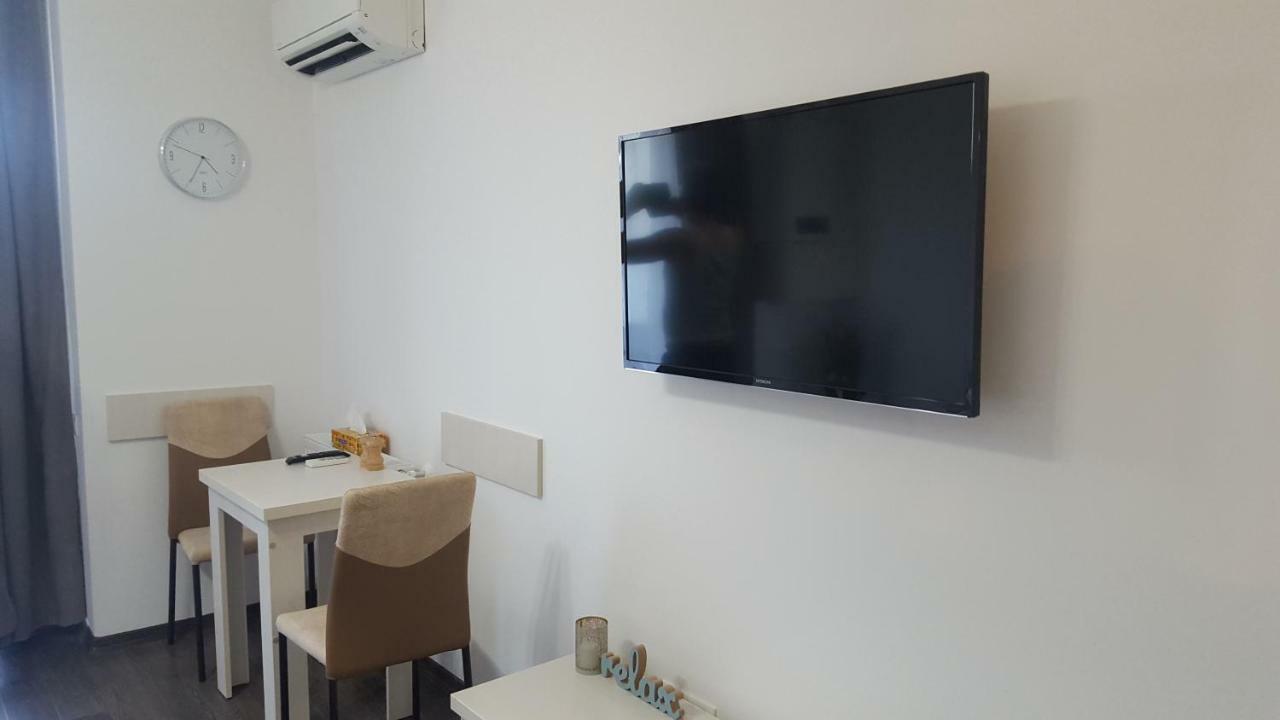 Alex Marina Flat Apartment Mamaia Exterior photo